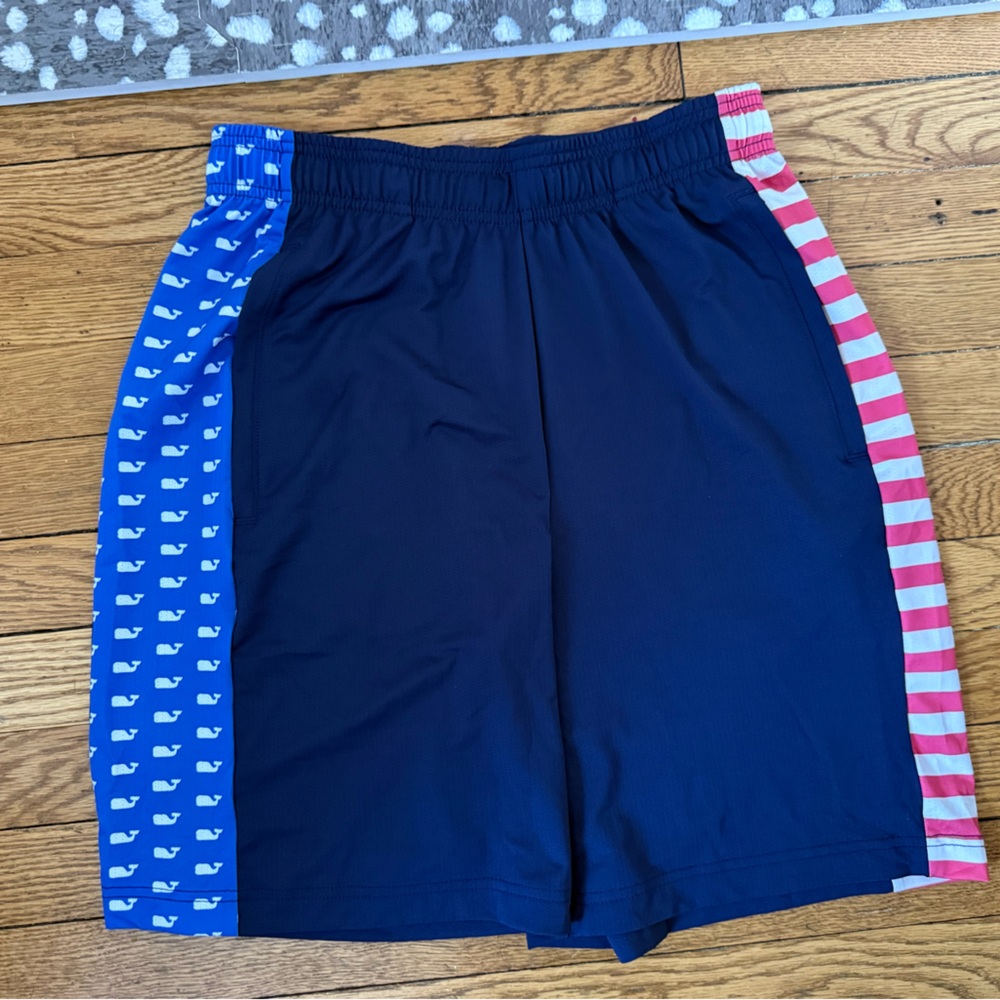 Vineyard Vines Performance Shorts - Size Medium - NWOT